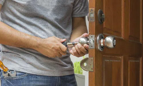 Hallandale Locksmith Service Hallandale, FL 954-744-7059 - residential-lock-out